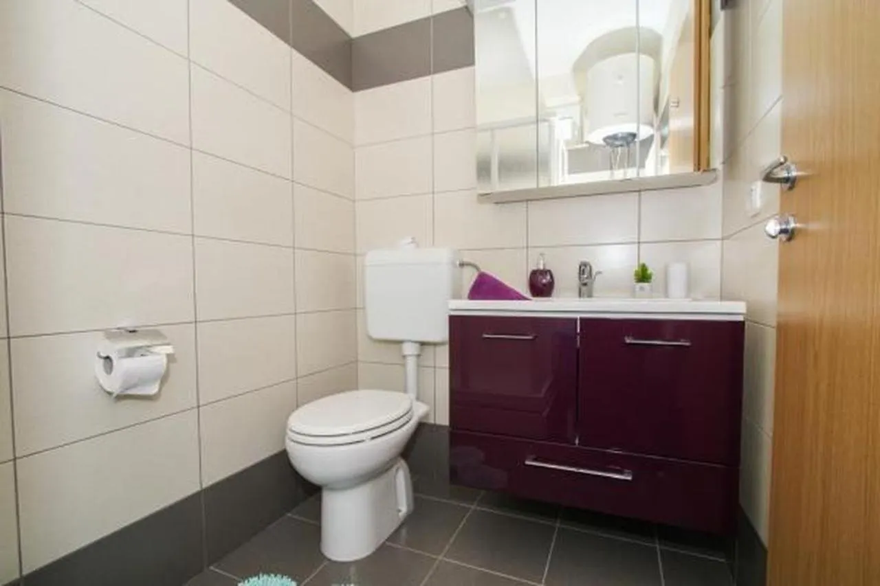 Studio Apartment In Okrug Gornji With Terrace, Air Conditioning, Wifi, Washing Machine 5051-1 Trogir
