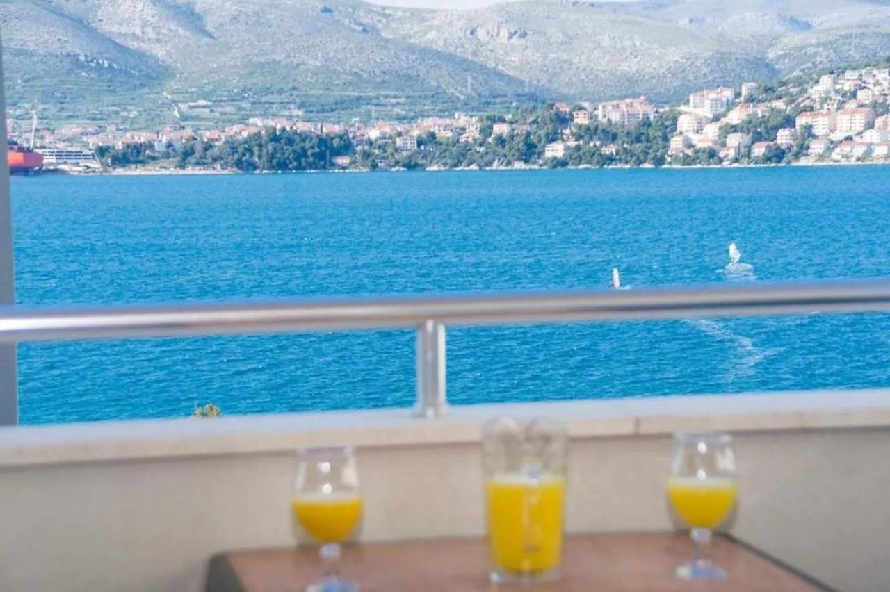Studio Apartment In Okrug Gornji With Terrace, Air Conditioning, Wifi, Washing Machine 5051-1 Trogir Croatia