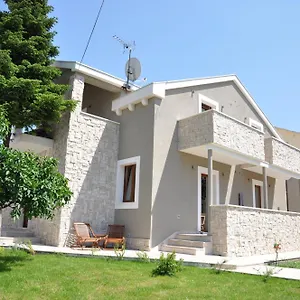 Gasthuis Lucica, Trogir